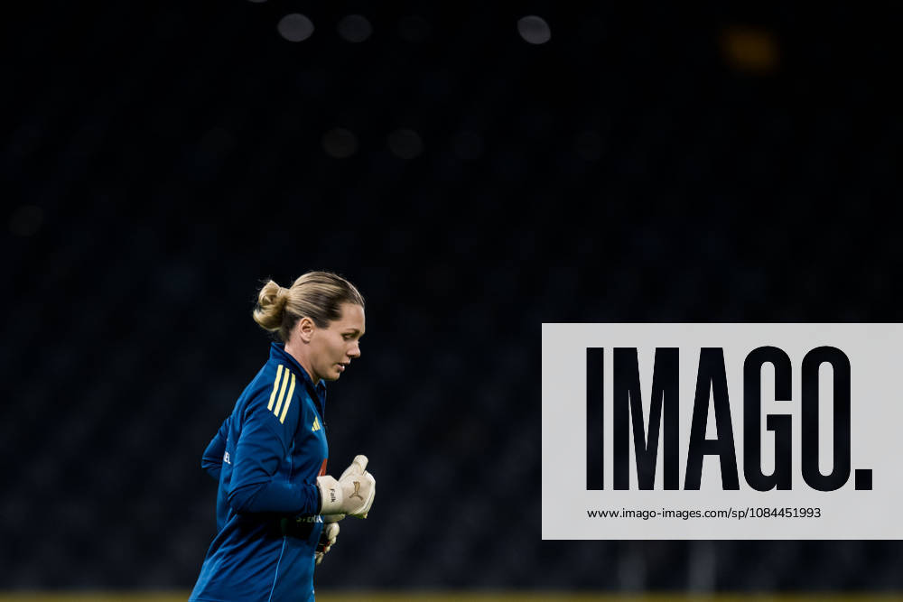Goalkeeper Jennifer Falk of the Swedish women’s national soccer team during a training session on October 12, 2026 in Stockholm. Photo by Emma Wallskog, BILDBYRAN, code EW JZ0768. soccer, football, soccer, World Cup qualifiers, FIFA Women’s World Cup qualifiers, training, Sweden, women’s soccer