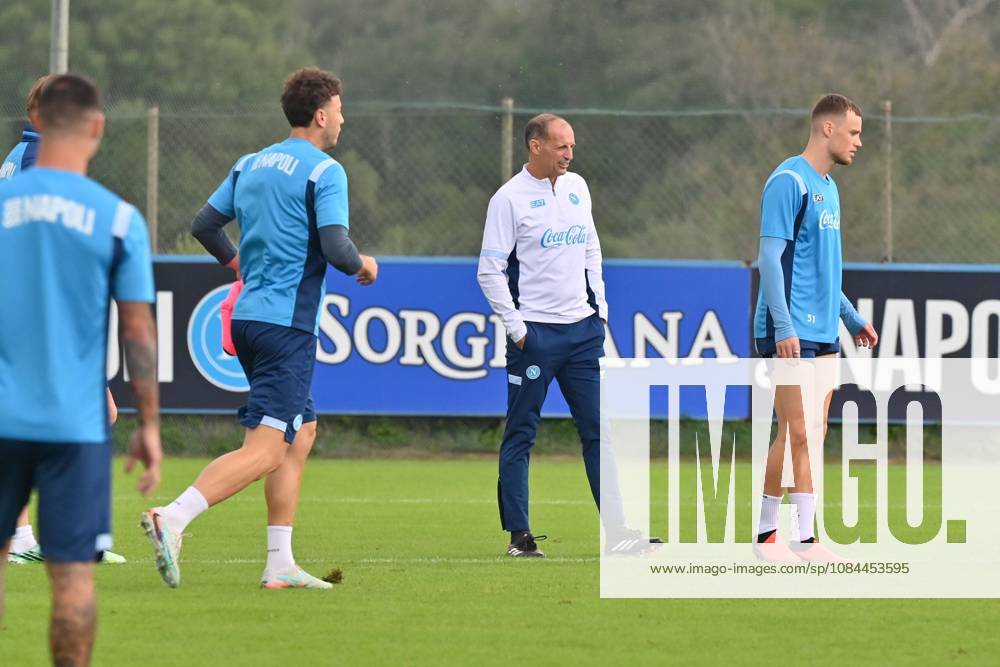 Foto IPP Felice De Martino Castel Volturno (Ce) 12 10 2026 Allenamento Napoli pre gara Champions League con il Villareal Nella foto: Massimiliano Allegri Italy Photo Press World Copyright Castel Volturno italy ITALY