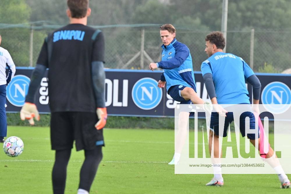 Foto IPP Felice De Martino Castel Volturno (Ce) 12 10 2026 Allenamento Napoli pre gara Champions League con il Villareal Nella foto: Scott McTominay Italy Photo Press World Copyright Castel Volturno italy ITALY