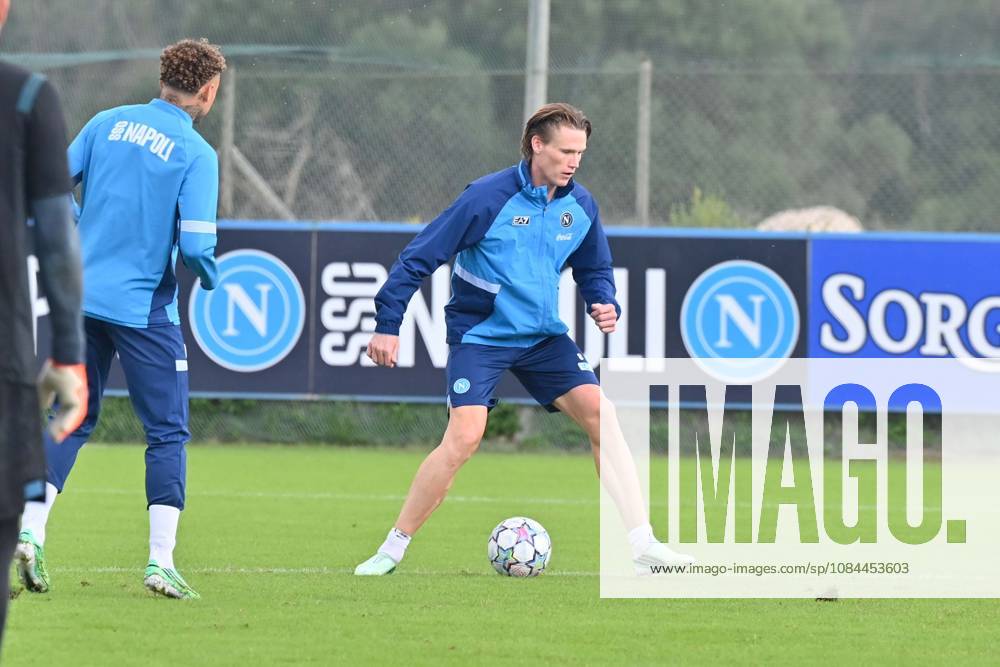 Foto IPP Felice De Martino Castel Volturno (Ce) 12 10 2026 Allenamento Napoli pre gara Champions League con il Villareal Nella foto: Scott McTominay Italy Photo Press World Copyright Castel Volturno italy ITALY