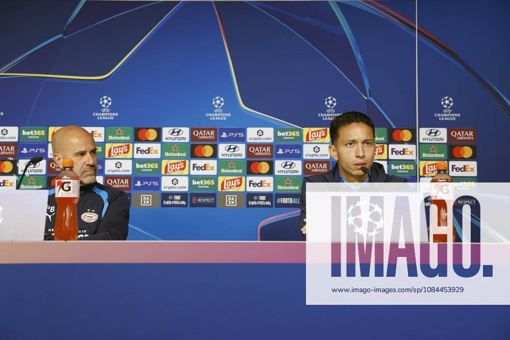 LEIPZIG - (LR) PSV Eindhoven coach Peter Bosz, Mauro Junior of PSV Eindhoven during the press conference, PK, Pressekonferenz ahead of the UEFA Champions League match between RB Leipzig and PSV Eindhoven at the RB Arena on October 12, 2026 in Leipzig, Germany. MAURICE VAN STEEN ANP ANPxSportx IVx 572246260 originalFilename: 572246260