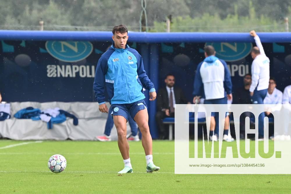 Foto IPP Felice De Martino Castel Volturno (Ce) 12 10 2026 Allenamento Napoli pre gara Champions League con il Villareal Nella foto: Giovane Italy Photo Press World Copyright Castel Volturno italy ITALY