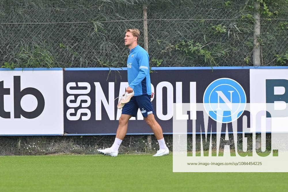 Foto IPP Felice De Martino Castel Volturno (Ce) 12 10 2026 Allenamento Napoli pre gara Champions League con il Villareal Nella foto: Rasmus Hojlund Italy Photo Press World Copyright Castel Volturno italy ITALY