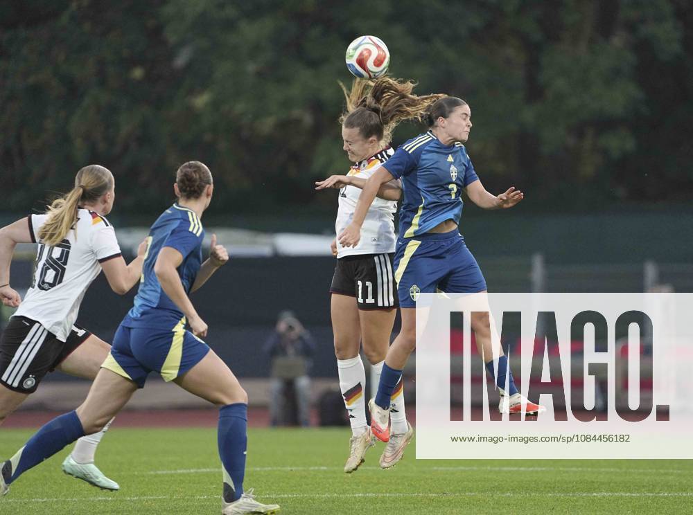 Photo: Mara ALBER (Germany) heads the ball against Hanna WIJK (Sweden) in a U-23 international soccer match between Germany and Sweden on Monday, October 12, 2026, in Bremen