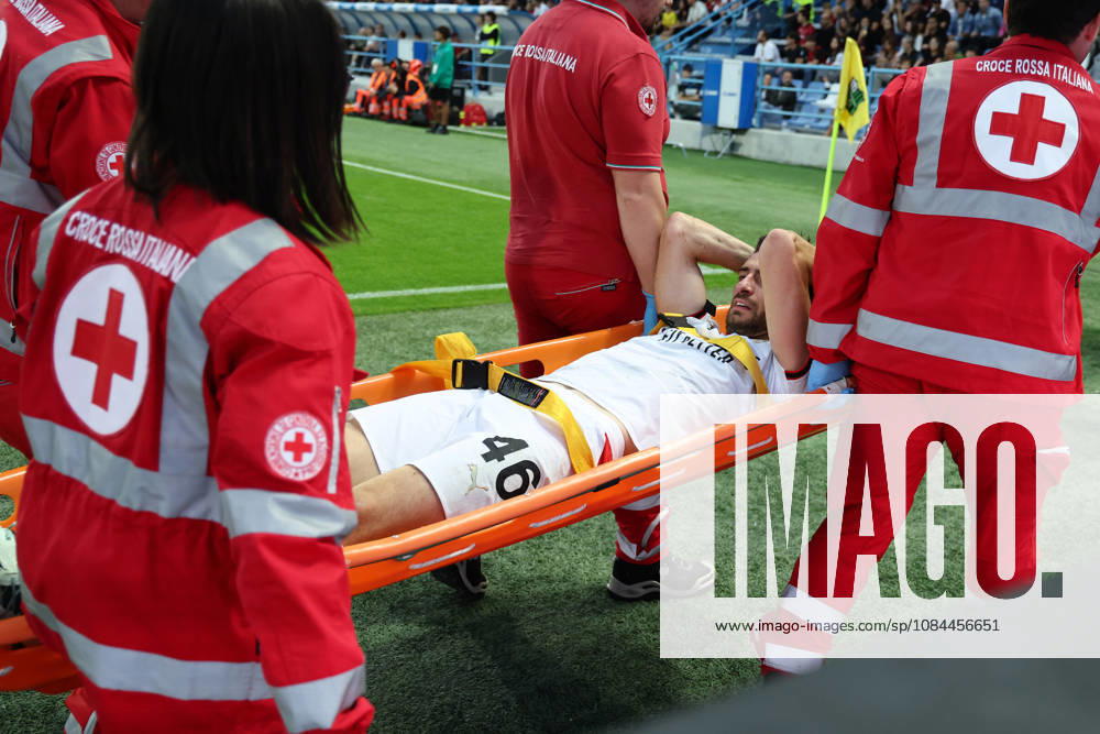 Matteo Gabbia of AC Milan leaves the pitch injured during the Serie A 2026 2027 football match between US Sassuolo and AC Milan at Citta del Tricolore stadium in Reggio Emilia (Italy), October 11th, 2026. CesarexPurini