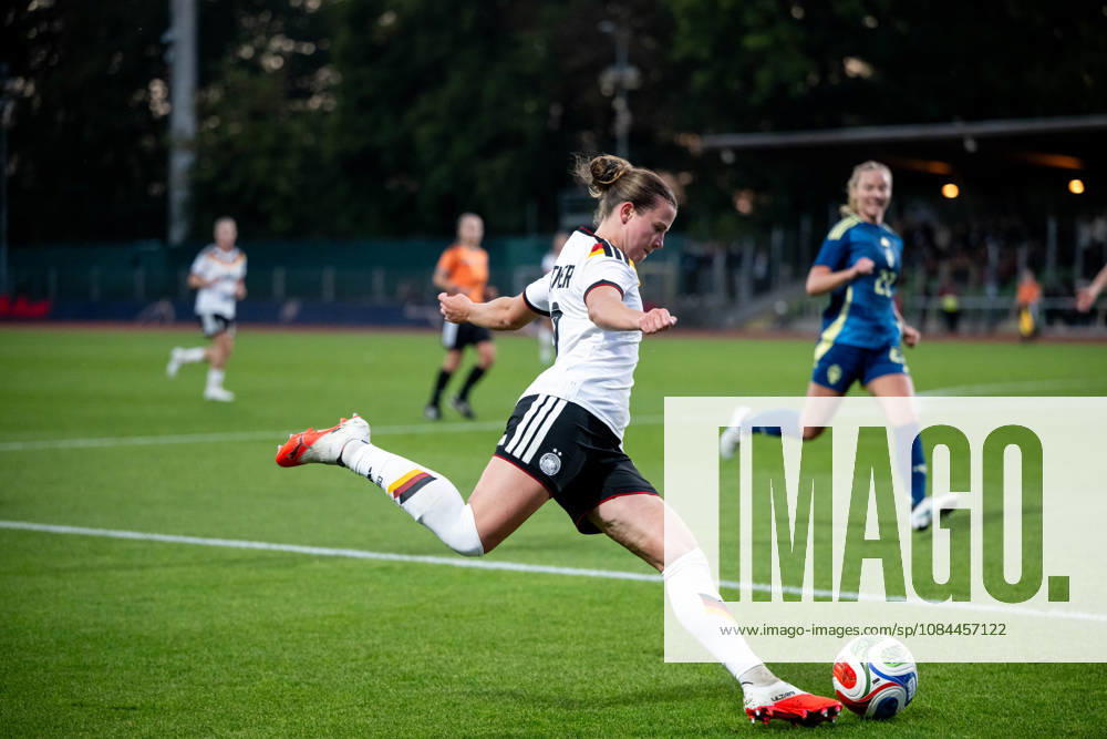 GER, Soccer, Women s, International Match, U23 National Team, Bremen, Germany vs. Sweden, Sarah Mattner (Germany), 7 am Ball Bremen, 11th Place, Bremen, Germany
