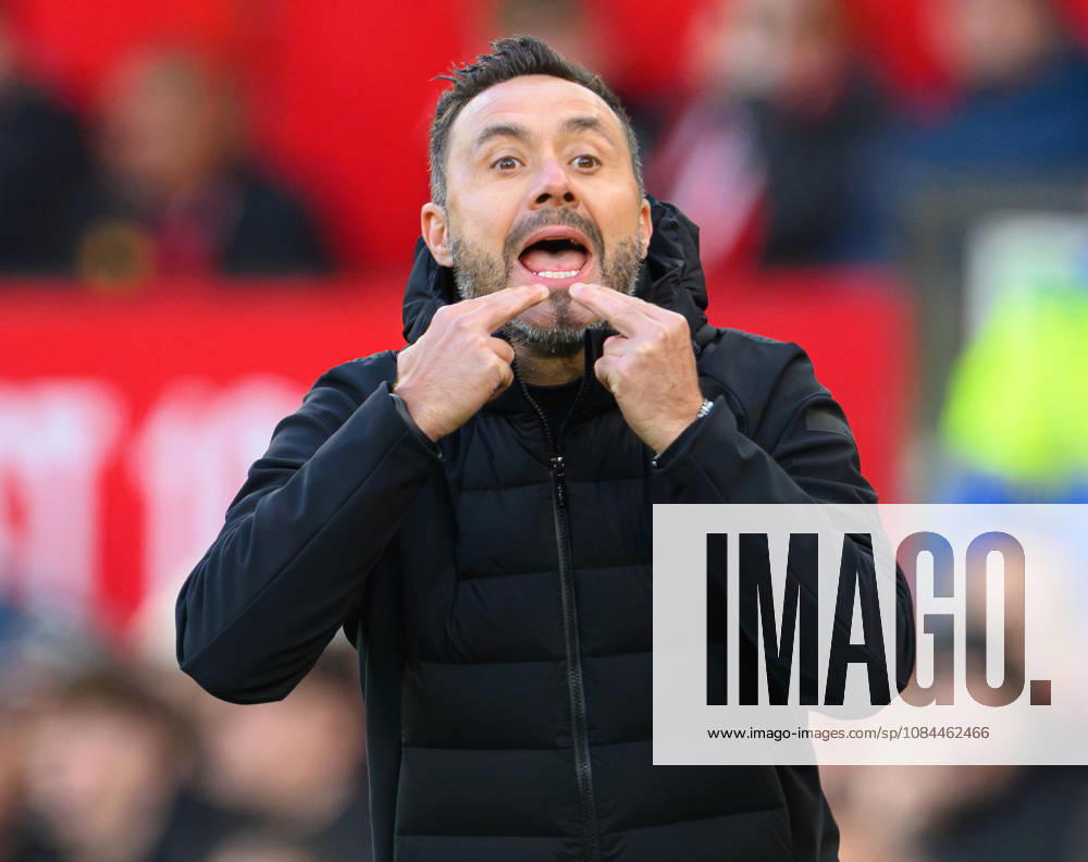 Manchester United, ManU v Tottenham Hotspur - Premier League League - Old Trafford - Manchester. Manchester United v Tottenham Hotspur - Premier League League - Old Trafford - Manchester. Tottenham Manager Roberto De Zerbi. Picture : Mark Pain MANCHESTER England