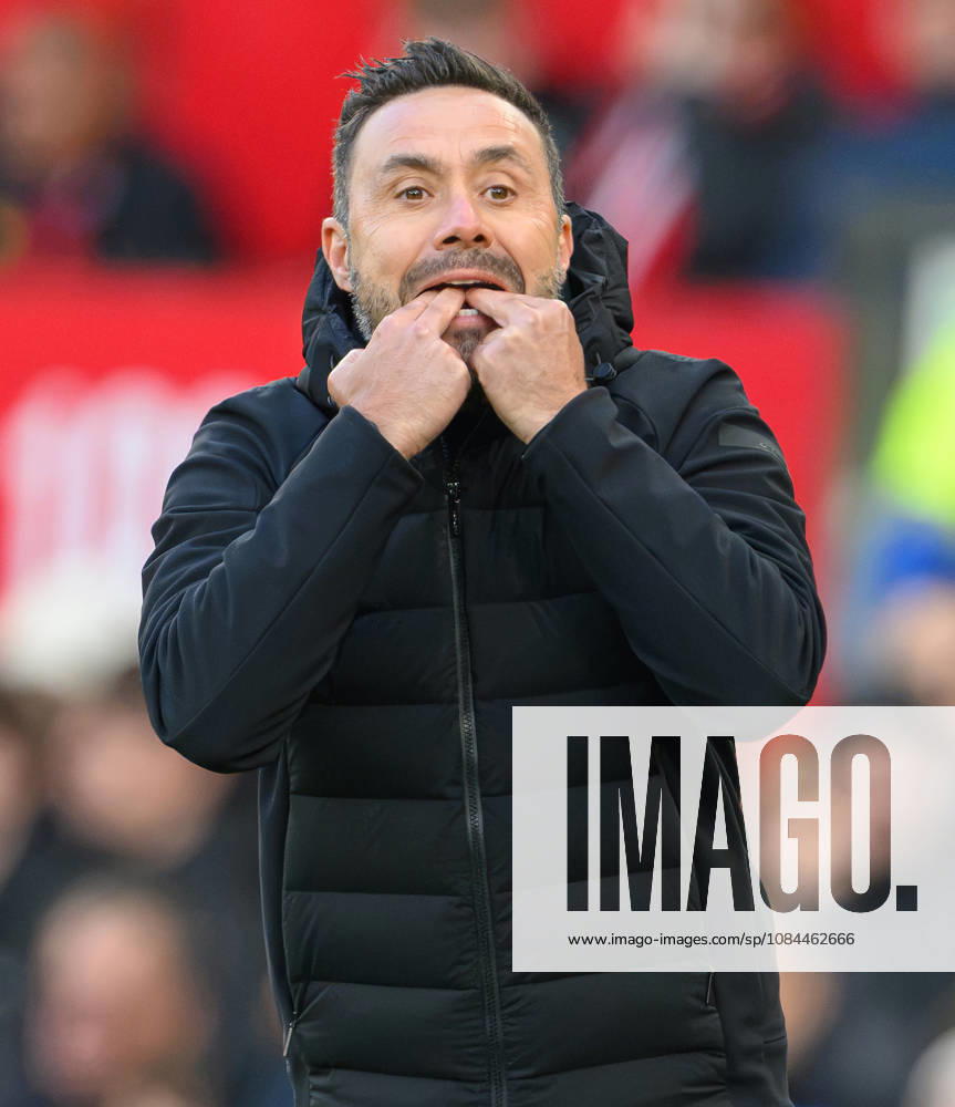 Manchester United, ManU v Tottenham Hotspur - Premier League League - Old Trafford - Manchester. Manchester United v Tottenham Hotspur - Premier League League - Old Trafford - Manchester. Tottenham Manager Roberto De Zerbi. Picture : Mark Pain MANCHESTER England