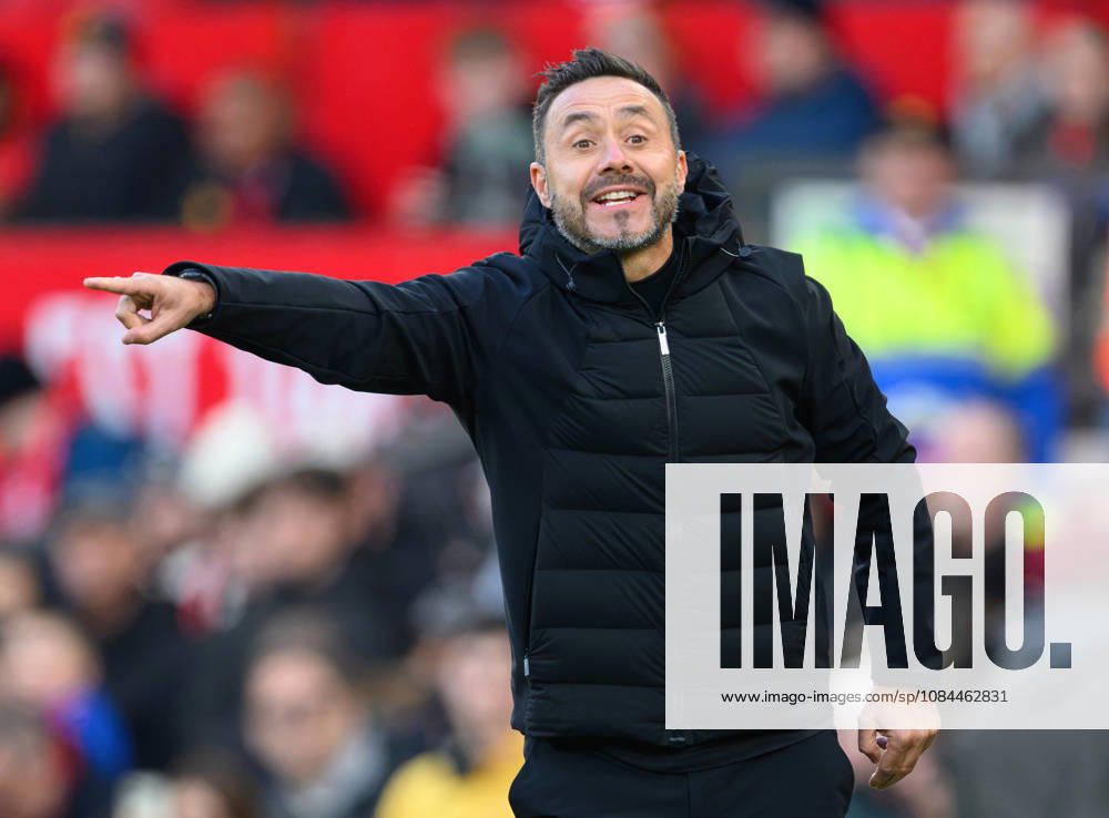 Manchester United, ManU v Tottenham Hotspur - Premier League League - Old Trafford - Manchester. Manchester United v Tottenham Hotspur - Premier League League - Old Trafford - Manchester. Tottenham Manager Roberto De Zerbi. Picture : Mark Pain MANCHESTER England