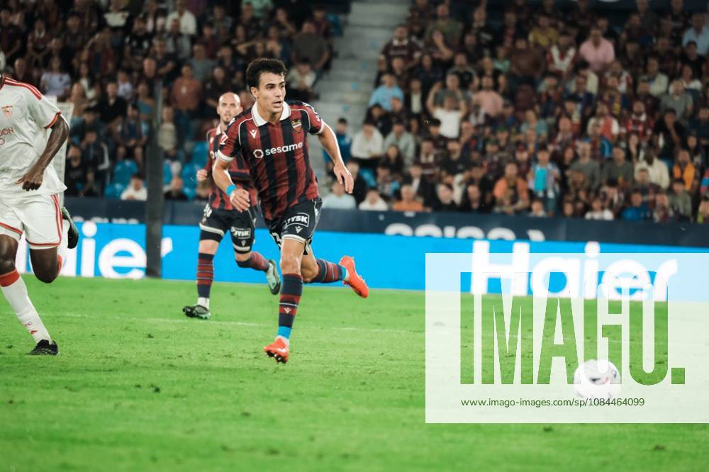 ESP LaLiga EA Sports UD Levante vs. Sevilla FC Manu Sanchez of Levante during the LaLiga EA Sports match between UD Levante and Sevilla CF, played at the Ciudad de Valencia Stadium in Valencia on October 12, 2026, in Valencia, Spain. Soccer