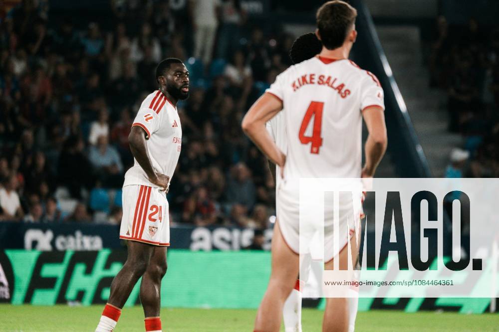 ESP LaLiga EA Sports UD Levante vs. Sevilla FC Youssouf Fofana of Sevilla during the LaLiga EA Sports match between UD Levante and Sevilla CF, played at Ciudad de Valencia Stadium in Valencia on October 12, 2026, in Valencia, Spain. Soccer