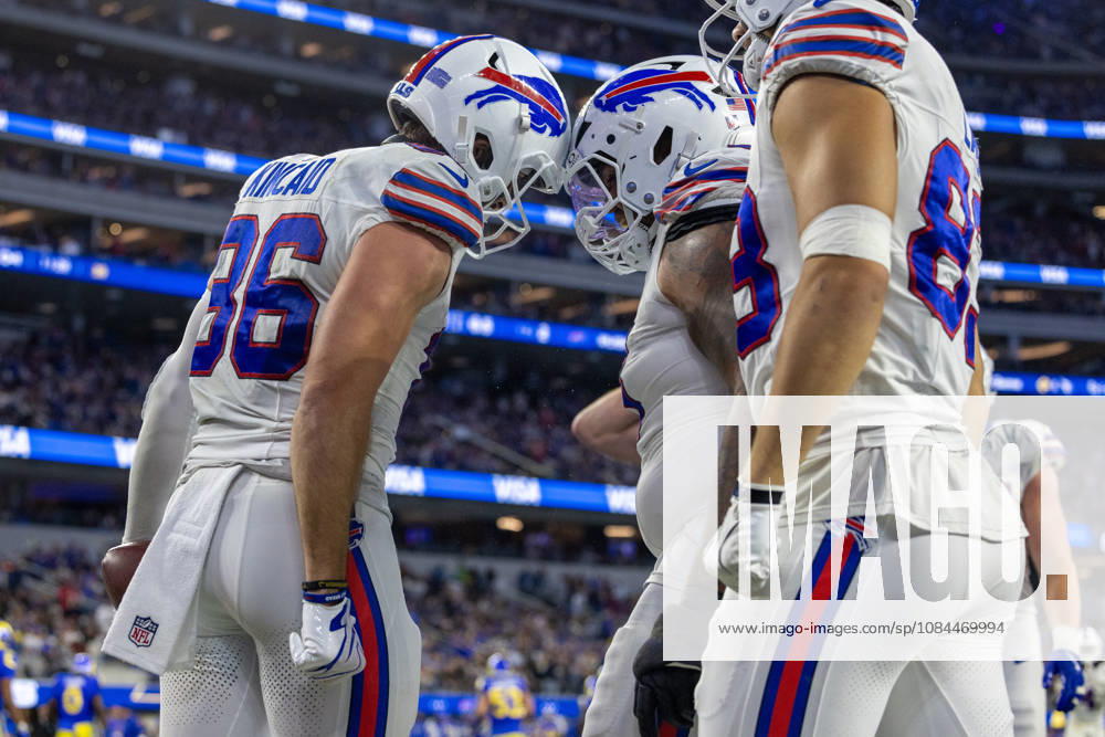 INGLEWOOD, CA - OCTOBER 12: Dalton Kincaid 86 of the Buffalo Bills celebrates a two point conversion in the second half of an NFL, American Football Herren, USA game between the Buffalo Bills and the Los Angeles Rams on October 12, 2026, at SoFi Stadium in Inglewood, California. (Photo by Greg Fiore Icon Sportswire) NFL: OCT 12 Bills at Rams Icon2610123891