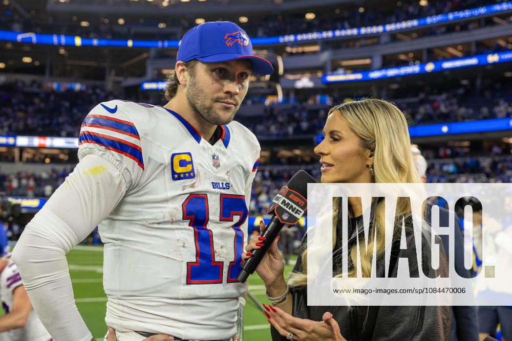 INGLEWOOD, CA - OCTOBER 12: Josh Allen 17 of the Buffalo Bills is interviewed by MNF sideline reporter Laura Rutledge following an NFL, American Football Herren, USA game between the Buffalo Bills and the Los Angeles Rams on October 12, 2026, at SoFi Stadium in Inglewood, California. (Photo by Greg Fiore Icon Sportswire) NFL: OCT 12 Bills at Rams Icon2610125522