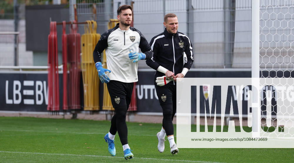 Germany, Stuttgart, VfB Stuttgart soccer practice, from left: Dennis Seimen, Marius Funk