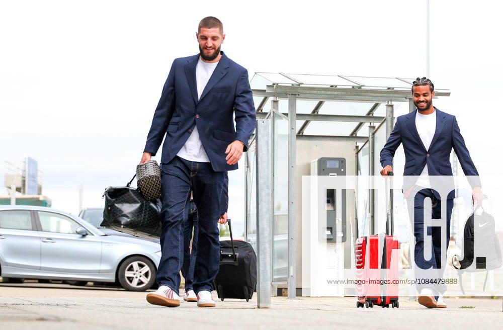 Stuttgart, Soccer, UEFA Champions League, 2026–2027 season, VfB Stuttgart flies to Bratislava, departure, Jeff Chabot