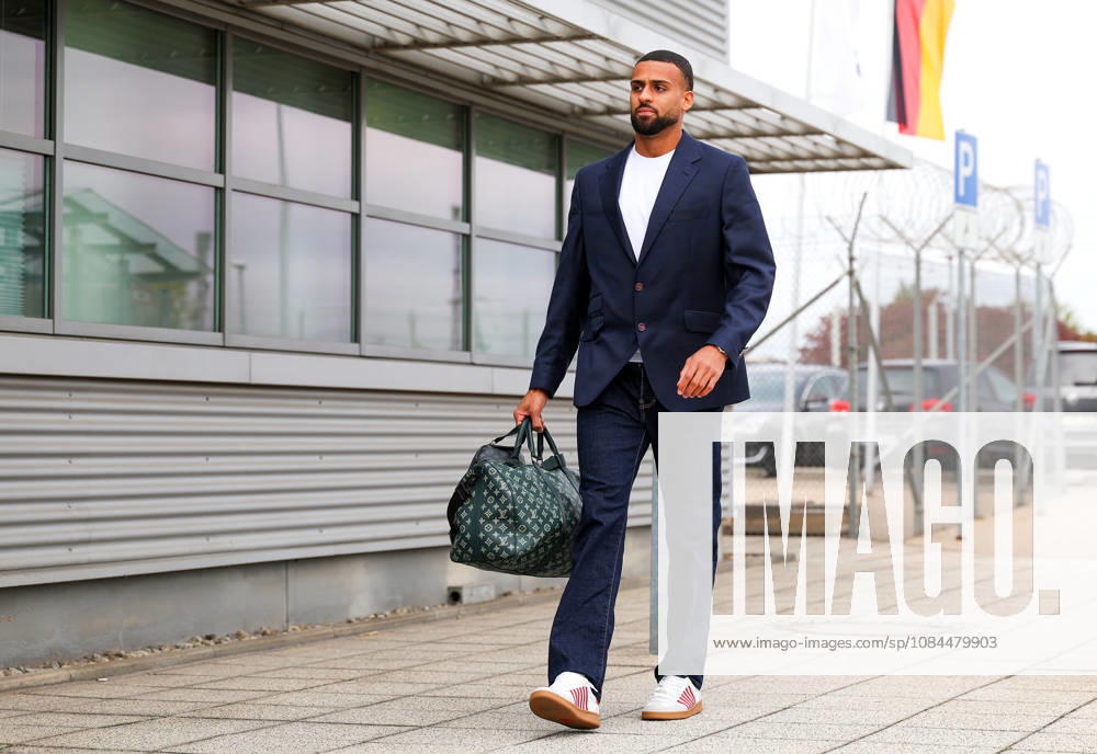 Stuttgart, Soccer, UEFA Champions League, 2026–2027 season, VfB Stuttgart flies to Bratislava, departure, Josha Vagnoman