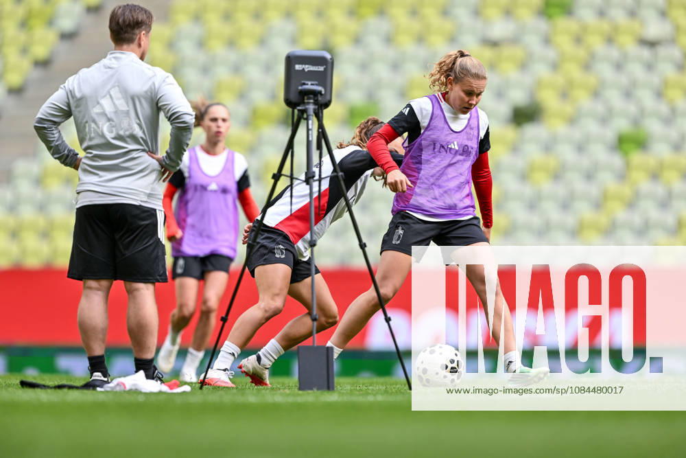 POLAND VS BELGIUM Jarne Teulings (10) of Belgium pictured during a MD-1 training session before a female soccer game between the national teams of Poland and Belgium , called the Red Flames , in the play-offs round 1 and 2nd leg for the European qualifiers , on Monday 12 October 2026 in Gdansk , POLAND . PHOTO SPORTPIX Stijn Audooren Sportpix.be Gdansk Polsat Plus Arena POLAND