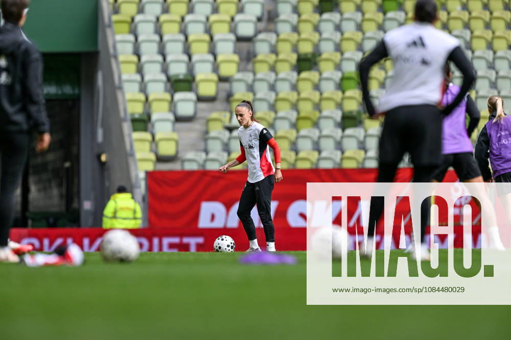 POLAND VS BELGIUM Zenia Mertens (16) of Belgium pictured during a MD-1 training session before a female soccer game between the national teams of Poland and Belgium , called the Red Flames , in the play-offs round 1 and 2nd leg for the European qualifiers , on Monday 12 October 2026 in Gdansk , POLAND . PHOTO SPORTPIX Stijn Audooren Sportpix.be Gdansk Polsat Plus Arena POLAND