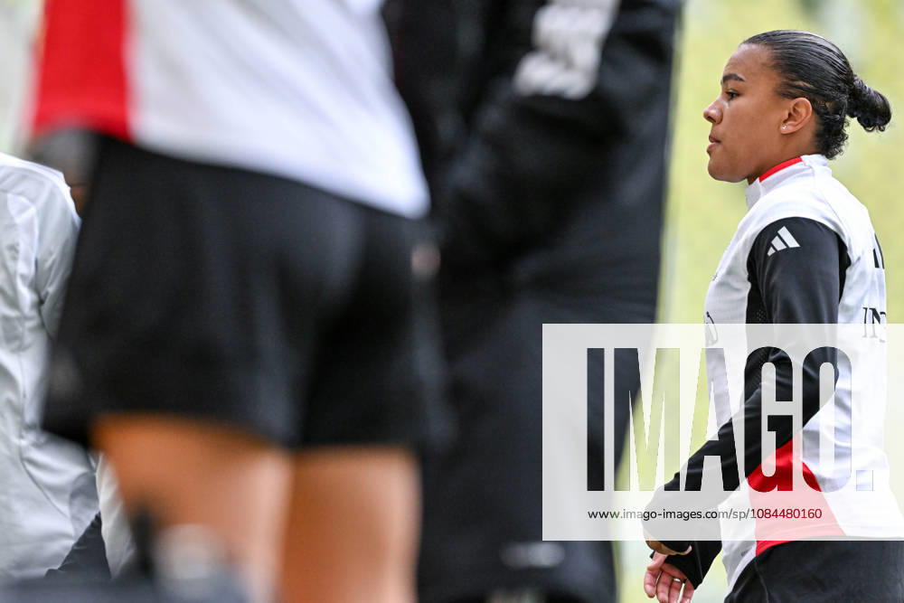 POLAND VS BELGIUM Mariam Toloba (15) of Belgium pictured during a MD-1 training session before a female soccer game between the national teams of Poland and Belgium , called the Red Flames , in the play-offs round 1 and 2nd leg for the European qualifiers , on Monday 12 October 2026 in Gdansk , POLAND . PHOTO SPORTPIX Stijn Audooren Sportpix.be Gdansk Polsat Plus Arena POLAND