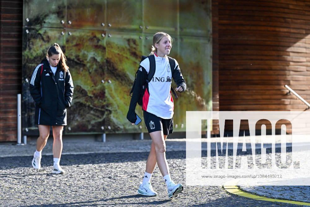 POLAND VS BELGIUM Saar Janssen (22) of Belgium leaving the hotel before a MD-1 training session before a female soccer game between the national teams of Poland and Belgium , called the Red Flames , in the play-offs round 1 and 2nd leg for the European qualifiers , on Monday 12 October 2026 in Gdansk , POLAND . PHOTO SPORTPIX Stijn Audooren Sportpix.be Gdansk Polsat Plus Arena POLAND