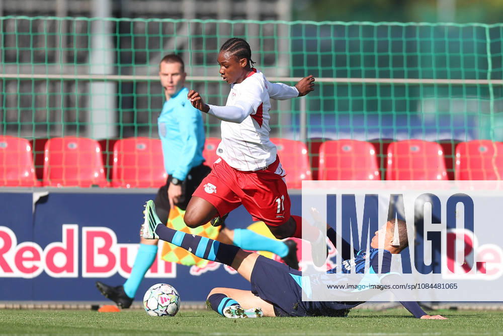 RB Leipzig U19 vs. PSV Eindhoven U19, UEFA Youth League, Leipzig, October 13, 2026, Cottaweg Training Center, Soccer, 2026–2027 Season, U19 Juniors, UEFA Youth League, Matchday 2, RB Leipzig U19 vs. PSV Eindhoven U19, Pictured, from left: Dilane Yarsekou (11), RB, and Dyran Stam (5), Eindhoven. For editorial use only. UEFA regulations prohibit any use of photographs as image sequences and or quasi-video.