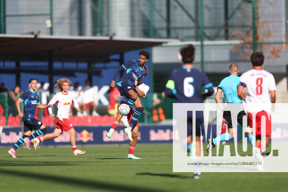 RB Leipzig U19 vs. PSV Eindhoven U19, UEFA Youth League, Leipzig, October 13, 2026, Cottaweg Training Center, Soccer, 2026–2027 Season, U19 Juniors, UEFA Youth League, Matchday 2, RB Leipzig U19 vs. PSV Eindhoven U19, Pictured: Austyn Jones (9), Eindhoven’s Nwabueze Eiwario (3), RB, For editorial use only, UEFA regulations prohibit any use of photographs as image sequences and or quasi-video,