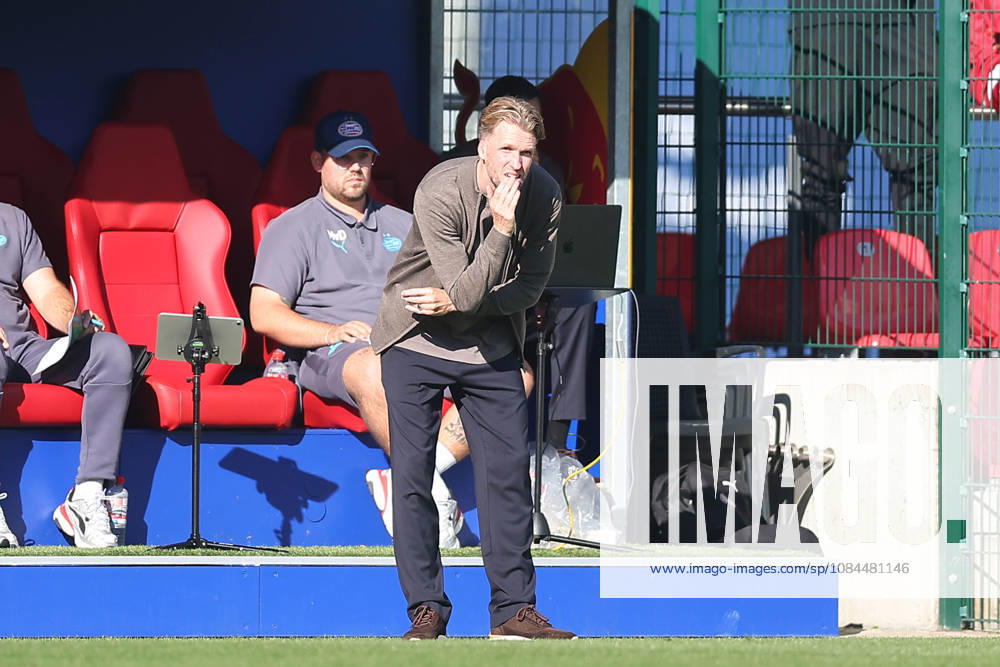 RB Leipzig U19 vs. PSV Eindhoven U19, UEFA Youth League, Leipzig, October 13, 2026, Cottaweg Training Center, Soccer, 2026–2027 Season, U19 Juniors, UEFA Youth League, Matchday 2, RB Leipzig U19 vs. PSV Eindhoven U19, Pictured: Coach Jasper Waalkens of Eindhoven, For editorial use only, UEFA regulations prohibit any use of photographs as image sequences and or quasi-video,