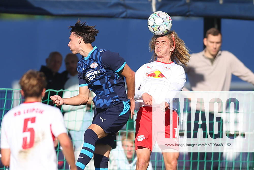 RB Leipzig U19 vs. PSV Eindhoven U19, UEFA Youth League, Leipzig, October 13, 2026, Cottaweg Training Center, Soccer, 2026–2027 Season, U19 Juniors, UEFA Youth League, Matchday 2, RB Leipzig U19 vs. PSV Eindhoven U19, Pictured, from left: Jairo Beerens (11), Eindhoven, and Viggo Gebel (17), RB. For editorial use only. UEFA regulations prohibit any use of photographs as image sequences and or quasi-video.
