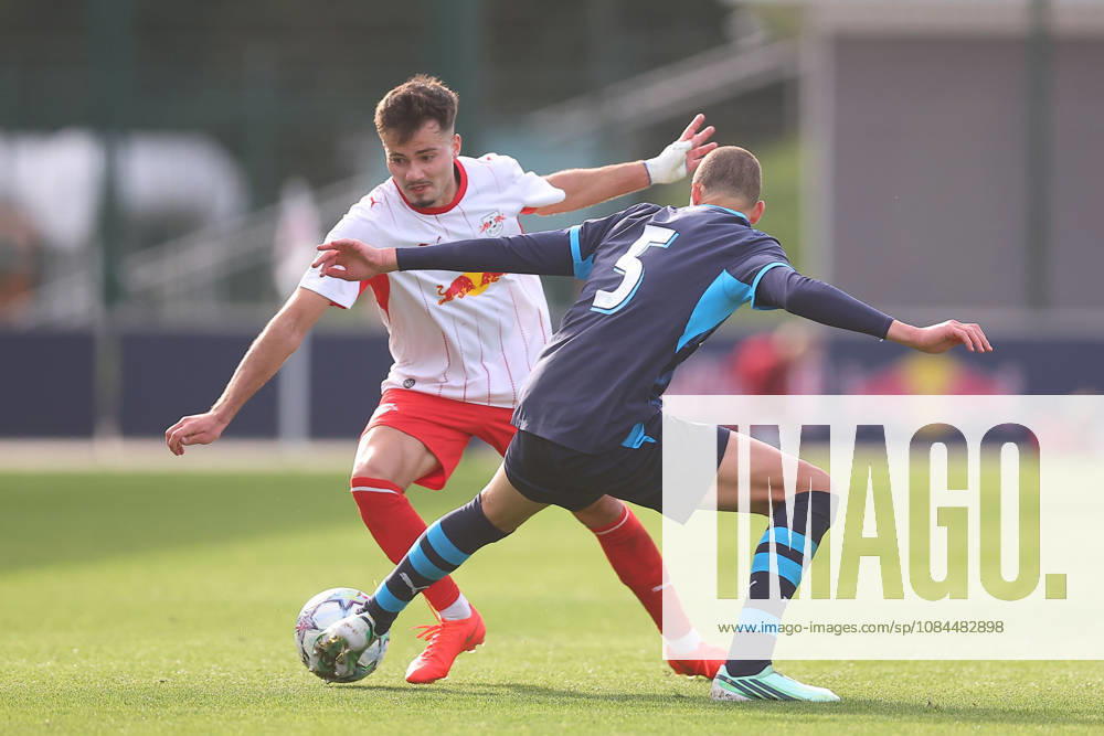 RB Leipzig U19 vs. PSV Eindhoven U19, UEFA Youth League, Leipzig, October 13, 2026, Cottaweg Training Center, Soccer, 2026–2027 Season, U19 Juniors, UEFA Youth League, Matchday 2, RB Leipzig U19 vs. PSV Eindhoven U19 1–6 (1–1), Pictured from left: Din Klapija (21), RB, and Dyran Stam (5), Eindhoven. For editorial use only. UEFA regulations prohibit any use of photographs as image sequences and or quasi-video.