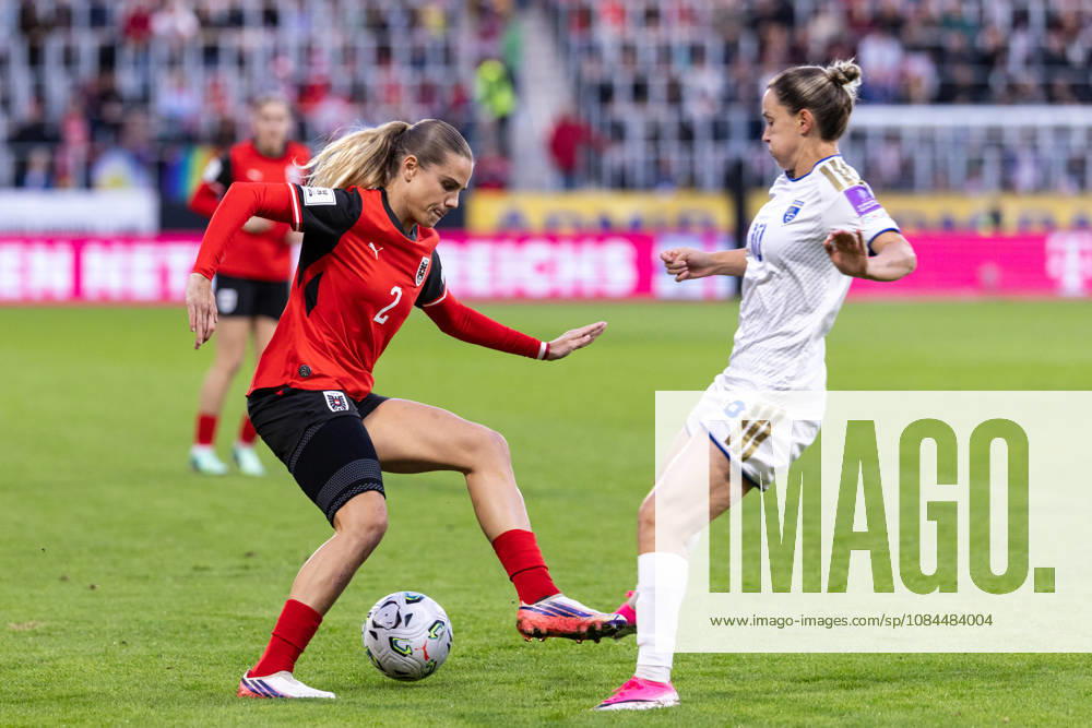 SOCCER - FIFA World Cup, WM, Weltmeisterschaft, Fussball 2027, quali, AUT vs KOS VIENNA,AUSTRIA,13.OCT.26 - SOCCER - FIFA Women s World Cup 2027, european qualifiers, OEFB international match, Länderspiel, Nationalmannschaft Austria vs Kosovo. Image shows Louise Schoeffel (AUT) and Donjeta Halilaj (KOS). GEPAxpictures Rauthner