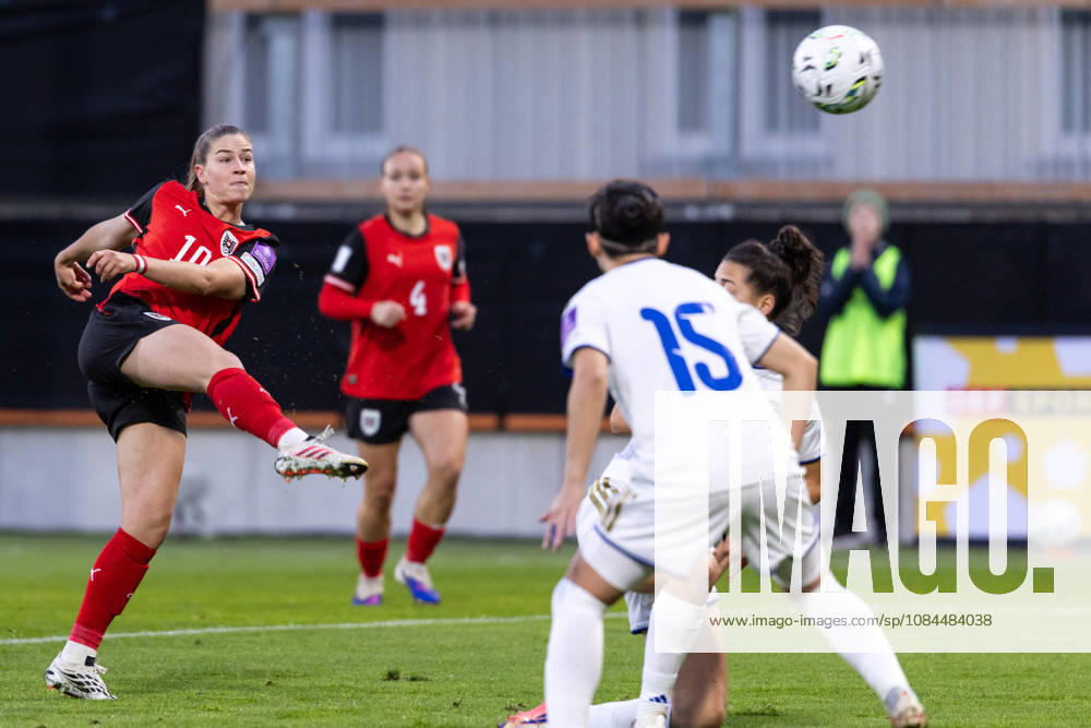 SOCCER - FIFA World Cup, WM, Weltmeisterschaft, Fussball 2027, quali, AUT vs KOS VIENNA,AUSTRIA,13.OCT.26 - SOCCER - FIFA Women s World Cup 2027, european qualifiers, OEFB international match, Länderspiel, Nationalmannschaft Austria vs Kosovo. Image shows Marie Hoebinger (AUT) and Marigone Tahiri (KOS). Keywords: goal. GEPAxpictures Rauthner