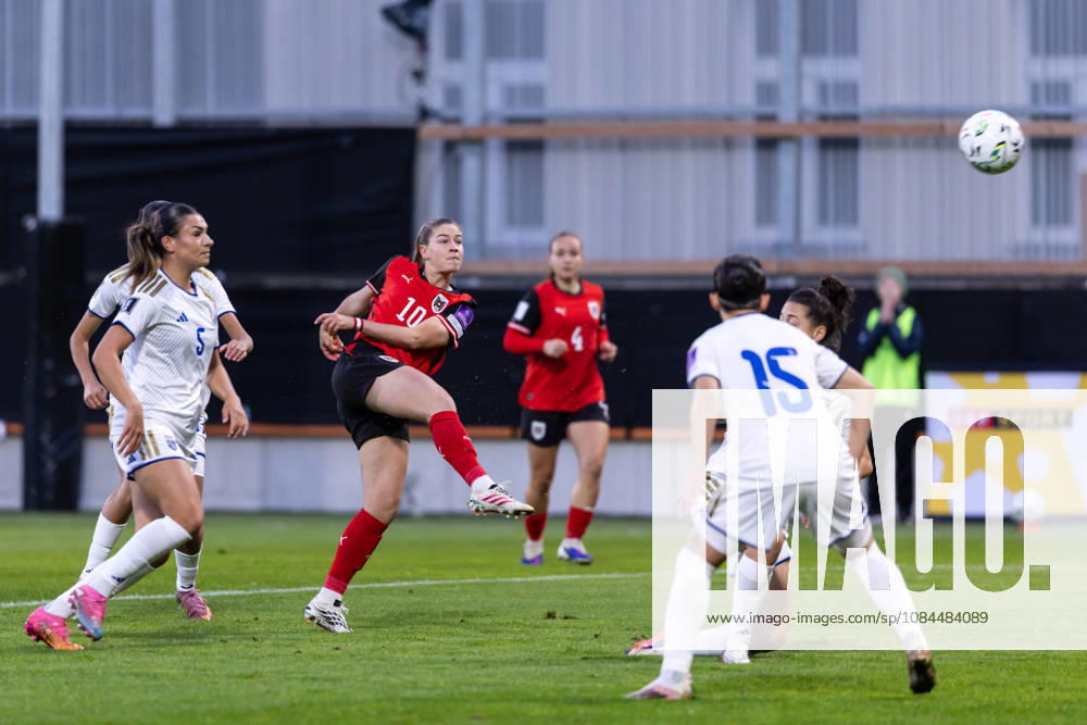 SOCCER - FIFA World Cup, WM, Weltmeisterschaft, Fussball 2027, quali, AUT vs KOS VIENNA,AUSTRIA,13.OCT.26 - SOCCER - FIFA Women s World Cup 2027, european qualifiers, OEFB international match, Länderspiel, Nationalmannschaft Austria vs Kosovo. Image shows Blerta Smaili (KOS), Marie Hoebinger (AUT) and Marigone Tahiri (KOS). Keywords: goal. GEPAxpictures Rauthner