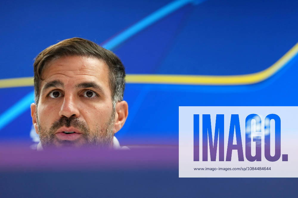 Press conference, PK, Pressekonferenz Champions League Como 1907 2026 2027 Rotterdam - Coach Cesc Fabregas of Como 1907 talks during a press conference before the Champions League match against Feyenoord Rotterdam. The press conference is set at Stadion Feijenoord on 13 October 2026 in Rotterdam, Netherlands. (Hero Images Yannick Verhoeven)