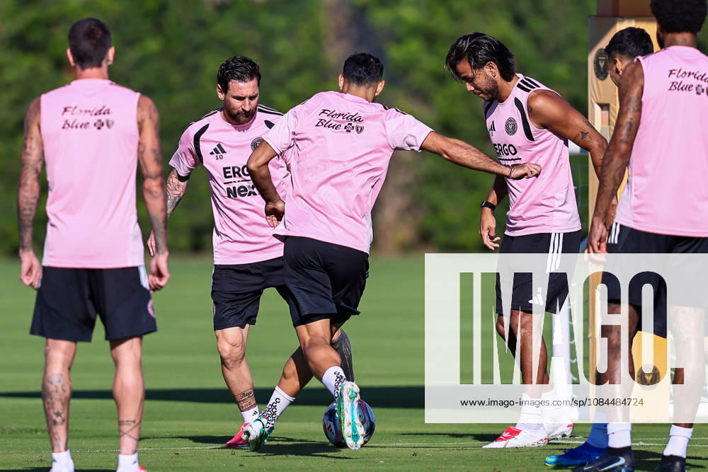 FORT LAUDERDALE, FL - OCTOBER 13: Inter Miami CF forward Lionel Messi (10) is seen during an Inter Miami Training Session at Florida Blue Training Center on October 13, 2026 in Fort Lauderdale, Florida. (Photo by Chris Arjoon Icon Sportswire) SOCCER: OCT 13 Inter Miami CF Training Icon2610130000002