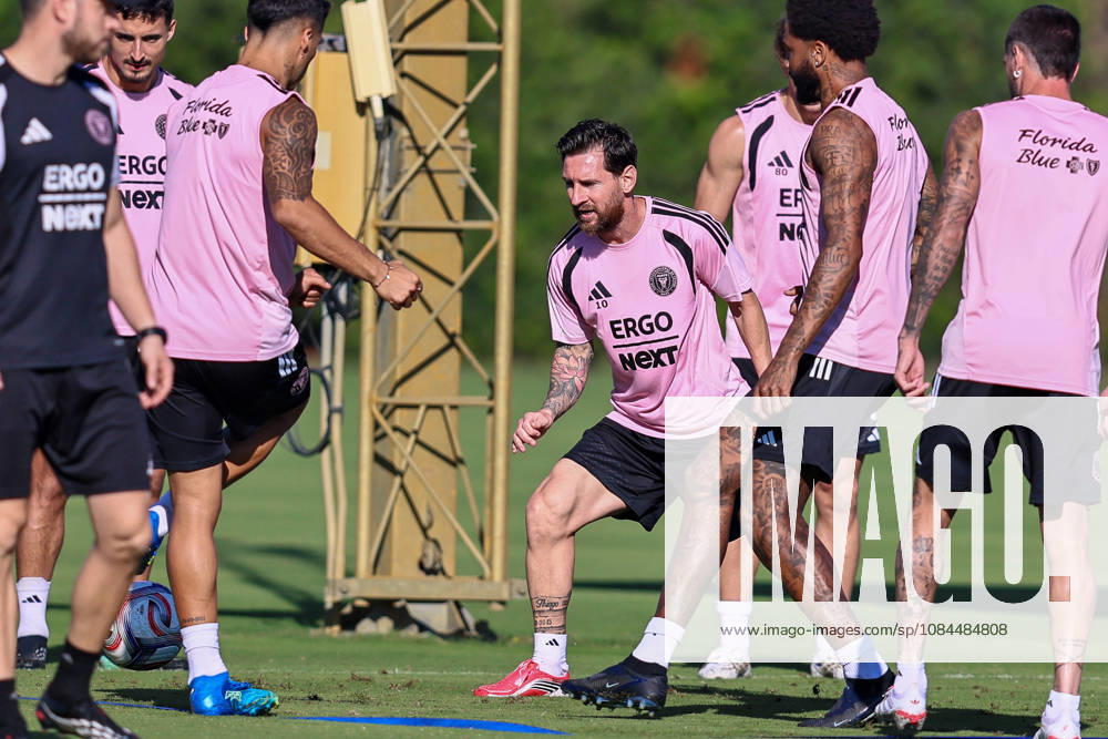 FORT LAUDERDALE, FL - OCTOBER 13: Inter Miami CF forward Lionel Messi (10) is seen during an Inter Miami Training Session at Florida Blue Training Center on October 13, 2026 in Fort Lauderdale, Florida. (Photo by Chris Arjoon Icon Sportswire) SOCCER: OCT 13 Inter Miami CF Training Icon2610130000019