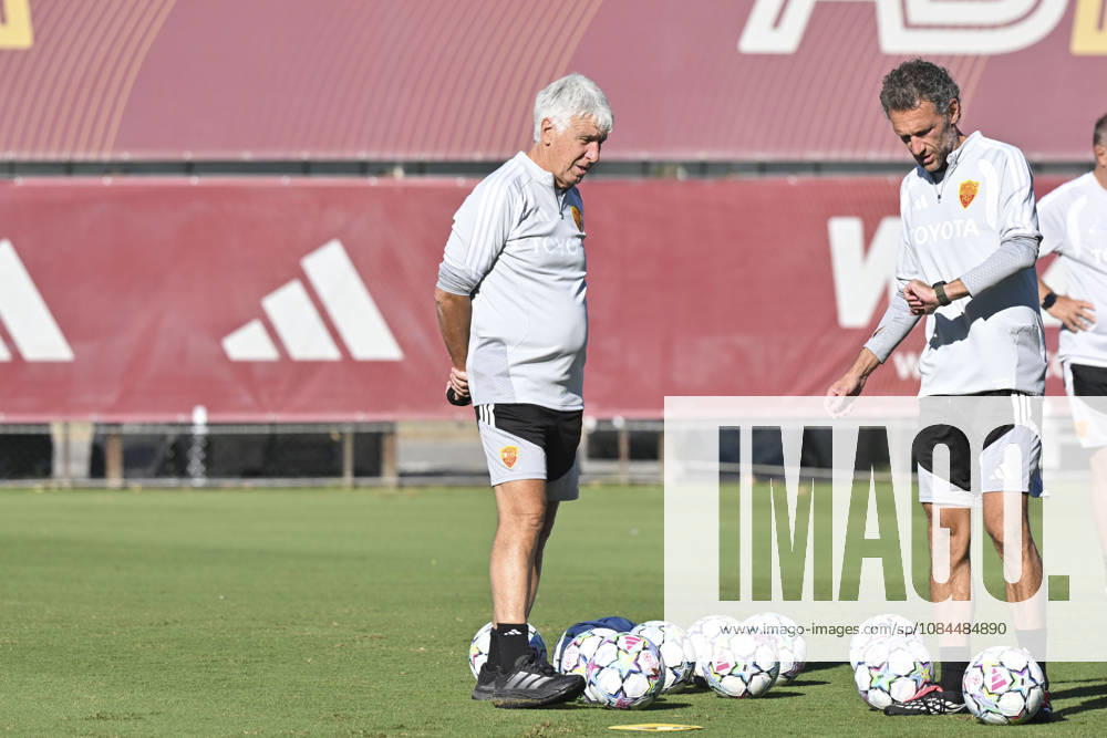 IPA89639270 - Gian Piero Gasperini, head coach of AS Roma, during the UEFA Champions League soccer match between AS Roma and Real Madrid, at a press conference, PK, Pressekonferenz and training session at the Trigoria Training Center on October 13, 2026, in Rome, Italy. During the AS Roma press conference for the UEFA Champions League soccer match in Rome, Italy, on October 13, 2026