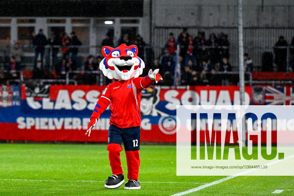 Unterhaching s mascot, FONSI, cheers on the fans before kickoff, October 13, 2026, Unterhaching, Germany, Soccer, Bavarian Regional League, SpVgg Unterhaching vs. TSV 1882 Landsberg