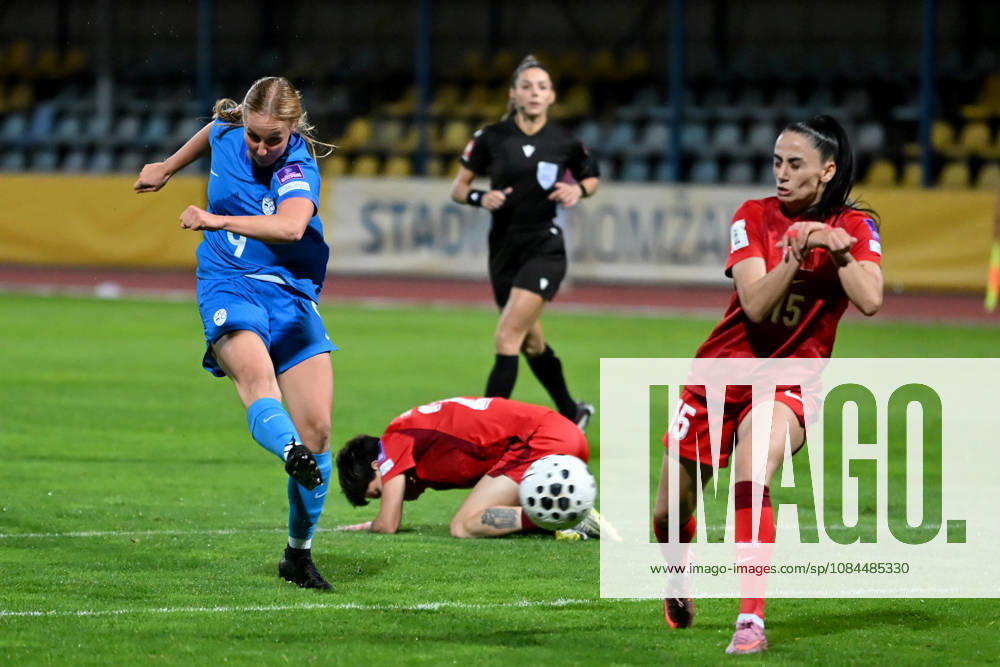 Mirjam Kastelec of Slovenia (L) in action and score against Kezban Tag of Turkey (R) during the UEFA Women’s European Qualifiers for 2027 World Cup Play-offs Round 1, 2nd leg match between Slovenia and Turkey at Sports Park Domzale, Domzale on October 13, 2026 in Domzale, Slovenia. (Photo by Igor Kupljenik Sports Press Photo).