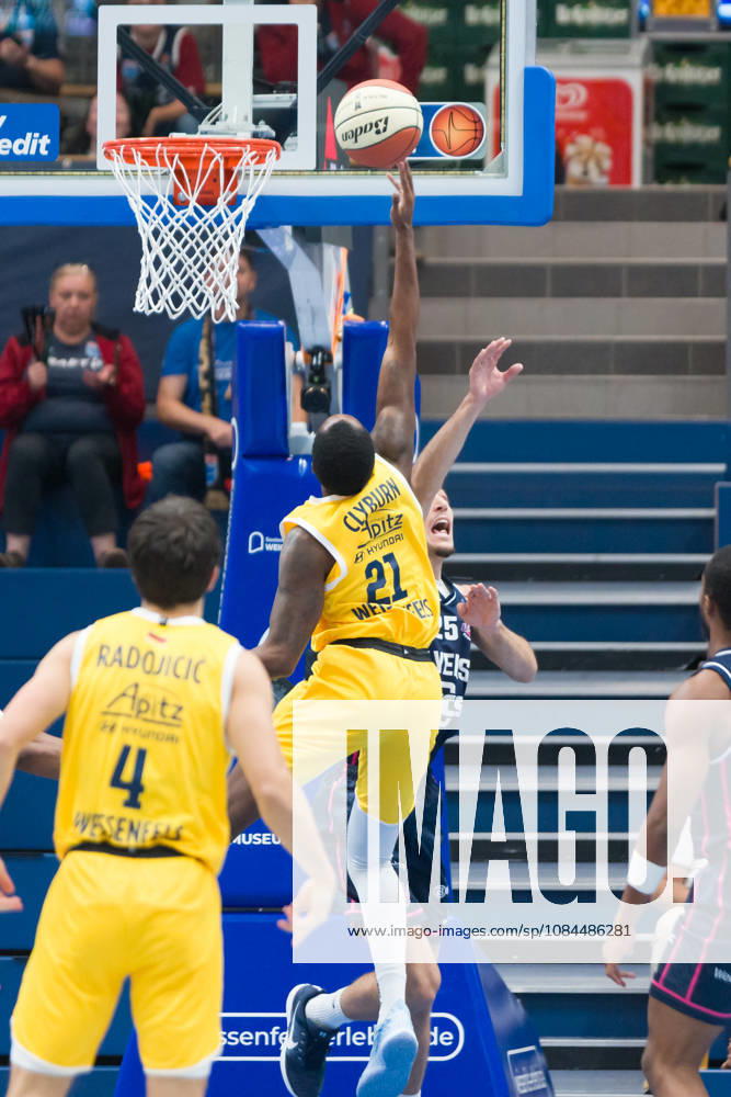 Vuk Radojicic (MBC), 4, Kris Clyburn (MBC), 21, Milos Dugalic (Bristol), 25, Syntainics (MBC) vs. Bristol Flyers, European North Basketball League (ENBL), July 27, 2026, Germany, United Kingdom, October 13, 2026, Weissenfels Stadthalle, Saxony-Anhalt, Germany