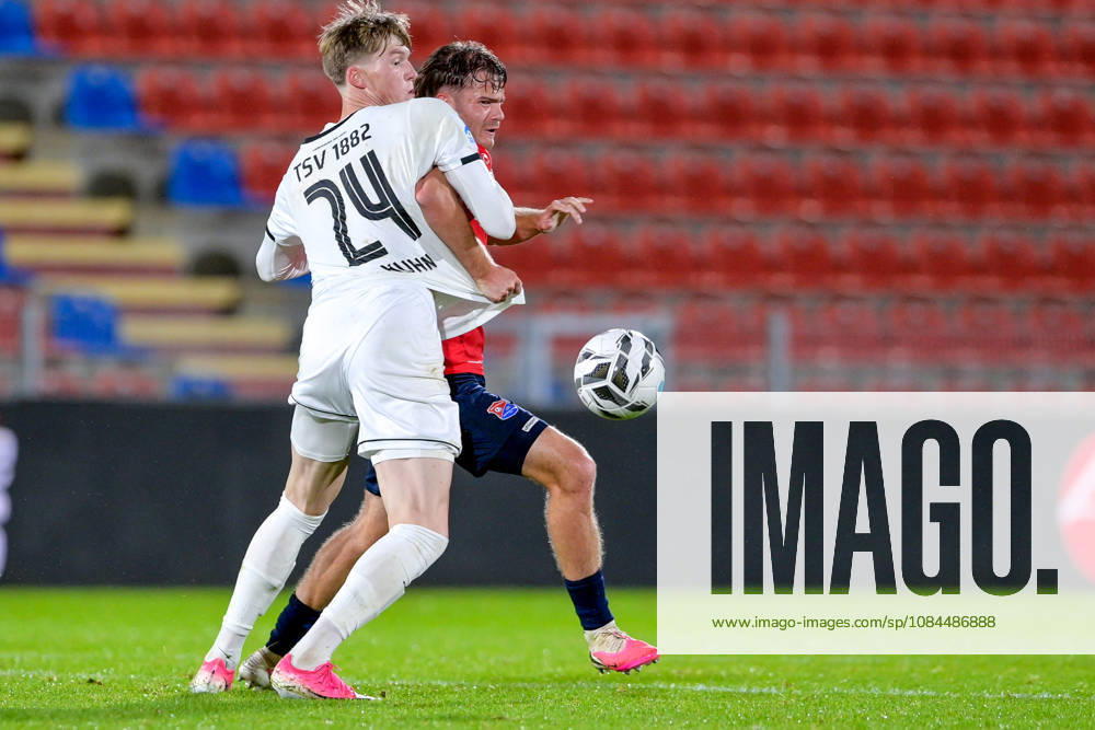 From left: Benedikt Kuhn (Landsberg), 24; Jeroen Krupa (Unterhaching), 9; in a one-on-one battle, duel, tackle, dynamic, action, 13, 10, 2026, Unterhaching, Germany, soccer, Bavarian Regional League, SpVgg Unterhaching vs. TSV 1882 Landsberg