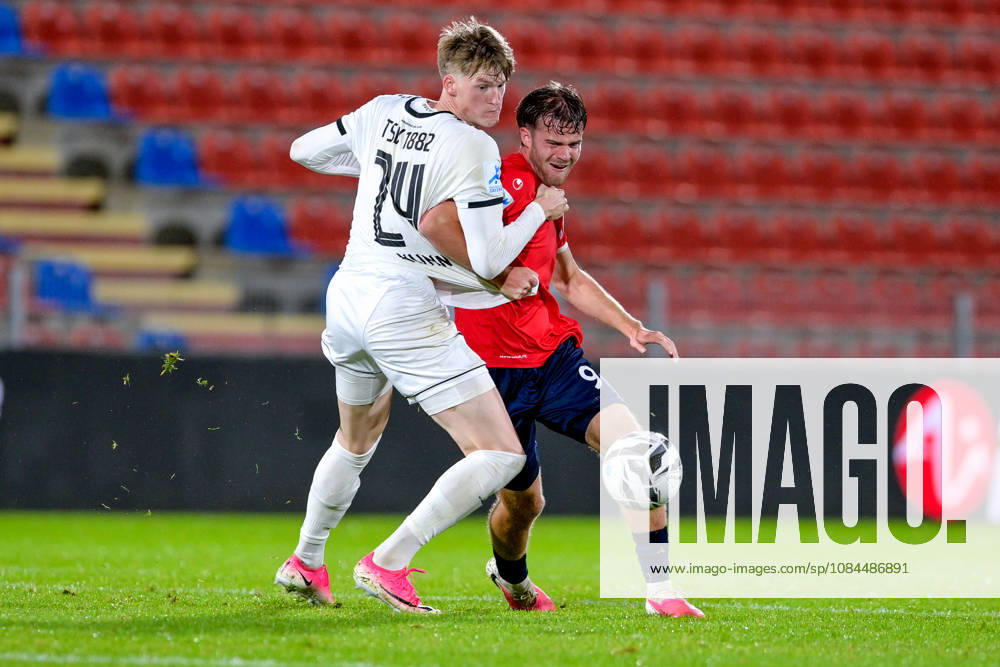 From left: Benedikt Kuhn (Landsberg), 24; Jeroen Krupa (Unterhaching), 9; in a one-on-one battle, duel, tackle, dynamic, action, 13, 10, 2026, Unterhaching, Germany, soccer, Bavarian Regional League, SpVgg Unterhaching vs. TSV 1882 Landsberg