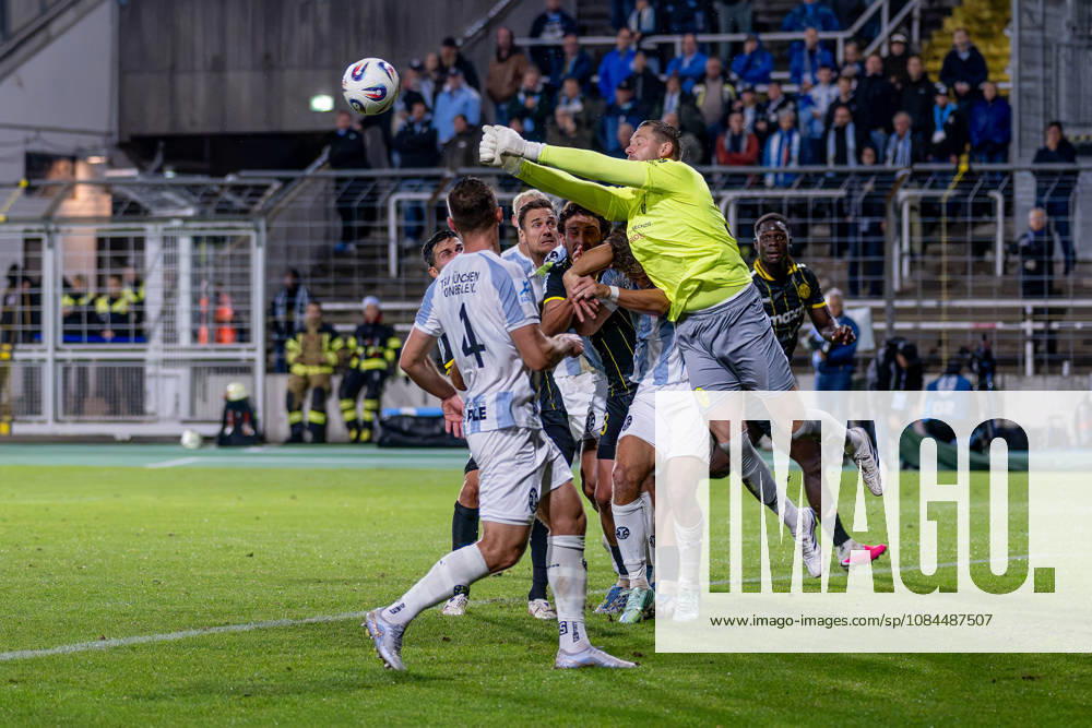 Vitus Eicher, goalkeeper for TSV 1860 Munich, 30, punches the ball away from the opposing forwards GER, TSV 1860 Munich vs. SpVgg Oberfranken Bayreuth, soccer, Bavarian Regional League, Matchday 14, 2026–2027 season, October 13, 2026 DFL and DFB regulations prohibit any use of photographs as image sequences and or quasi-video. Photo: HMB Media, Heike Feiner