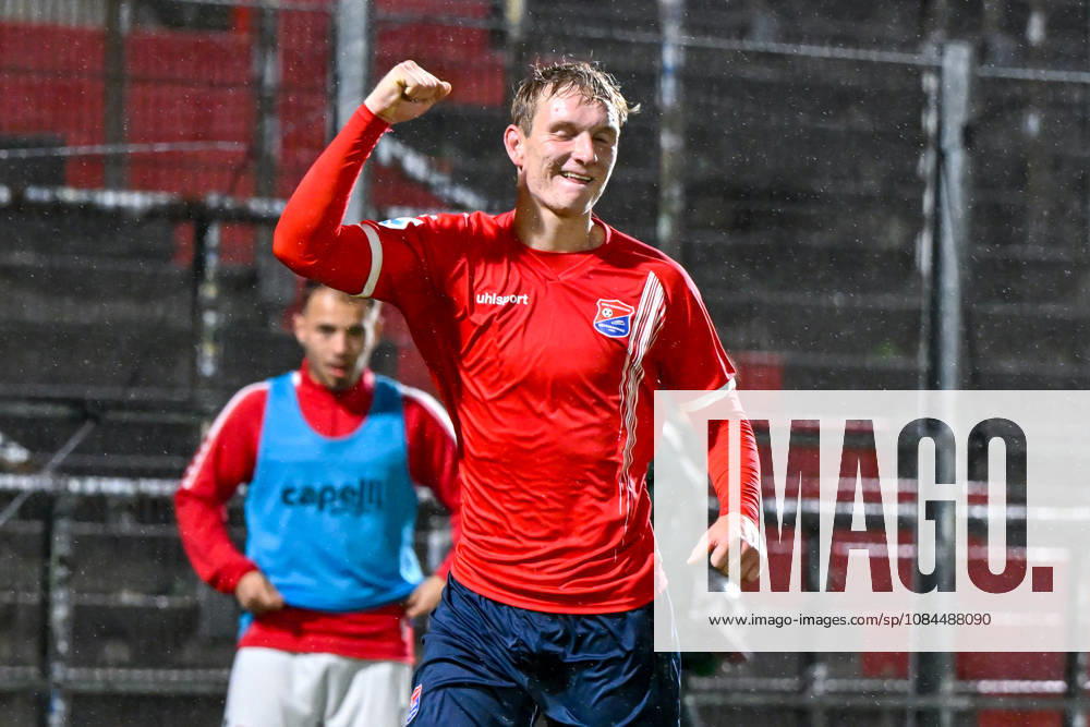 Goal scorer Cornelius Pfeiffer of Unterhaching, 22, celebrating a goal, celebration, goal celebration, scoring a goal, celebrating the goal, goal, celebration, celebrating the 2-0 goal, optimistic, single frame, action, 13 10 2026, Unterhaching, Germany, soccer, Bavarian Regional League, SpVgg Unterhaching vs. TSV 1882 Landsberg