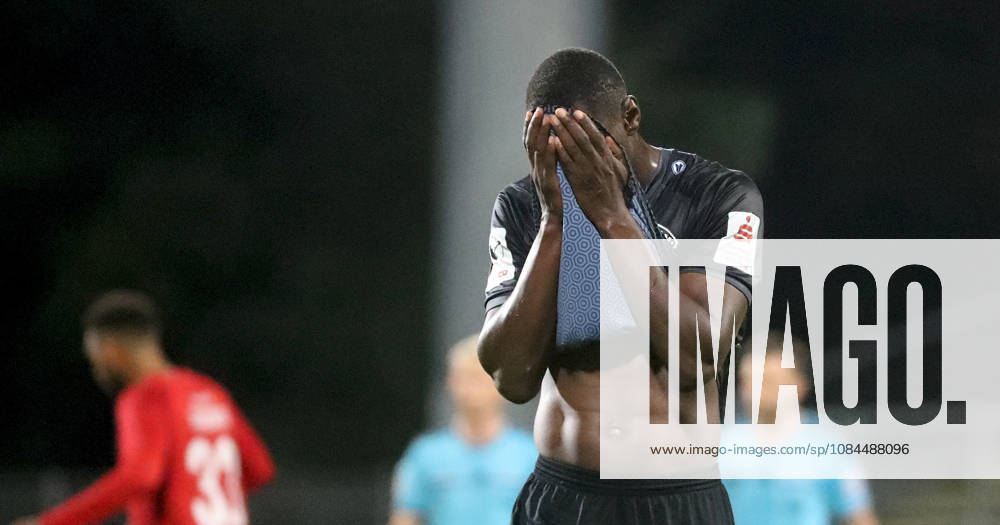 Men s, Soccer, 2026–2027 Season, 3rd Division, Matchday 9: TSV Havelse vs. FC Würzburger Kickers; from left: Tarsis Bonga of FC Würzburger Kickers looking disappointed; disappointment; Hannover, Eilenriedestadion, Lower Saxony, Germany