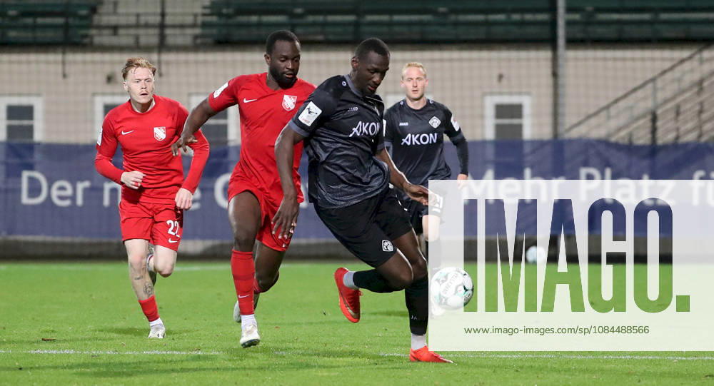 Men s, Soccer, 2026–2027 Season, 3rd Division, Matchday 9: TSV Havelse vs. FC Würzburger Kickers. From left: Leon Sommer-Deiss (TSV Havelse), Dennis Duah (TSV Havelse), Tarsis Bonga (FC Würzburger Kickers), Luke Hemmerich (FC Würzburger Kickers). Hannover, Eilenriedestadion, Lower Saxony, Germany