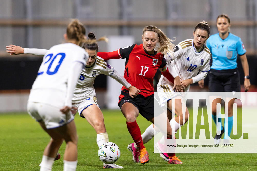 SOCCER - FIFA World Cup, WM, Weltmeisterschaft, Fussball 2027, quali, AUT vs KOS VIENNA,AUSTRIA,13.OCT.26 - SOCCER - FIFA Women s World Cup 2027, european qualifiers, OEFB international match, Länderspiel, Nationalmannschaft Austria vs Kosovo. Image shows Lumbardha Misini (KOS), Sarah Puntigam (AUT) and Donjeta Halilaj (KOS). GEPAxpictures Rauthner