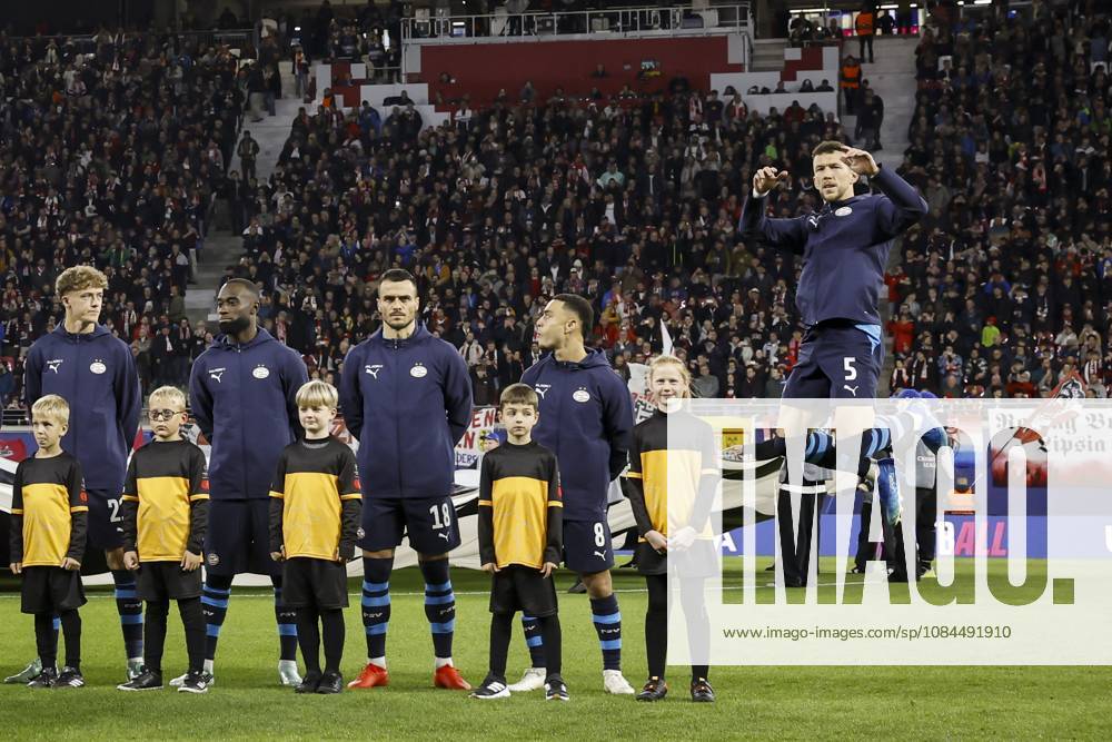 LEIPZIG - (lr) Sven Mijnans of PSV Eindhoven, Lutsharel Geertruida of PSV Eindhoven, Filip Kostic of PSV Eindhoven, Sergino Dest of PSV Eindhoven and Ivan Perisic of PSV Eindhoven ahead of the UEFA Champions League match between RB Leipzig and PSV Eindhoven at the RB Arena on 13 October 2026 in Leipzig, Germany. MAURICE VAN STEEN ANP ANPxSportx IVx 572344723 originalFilename: 572344723