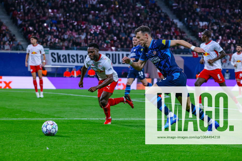 Ridle Baku, RB Leipzig; 17, Ivan Perisic, PSV Eindhoven; 05, on the ball; GER; RB Leipzig vs. PSV Eindhoven; Soccer; UEFA Champions League; Matchday 2; 2026–2027 season; October 13, 2026, GER, RB Leipzig vs. PSV Eindhoven, Soccer, UEFA Champions League, Matchday 2, 2026–2027 season, October 13, 2026, Germany