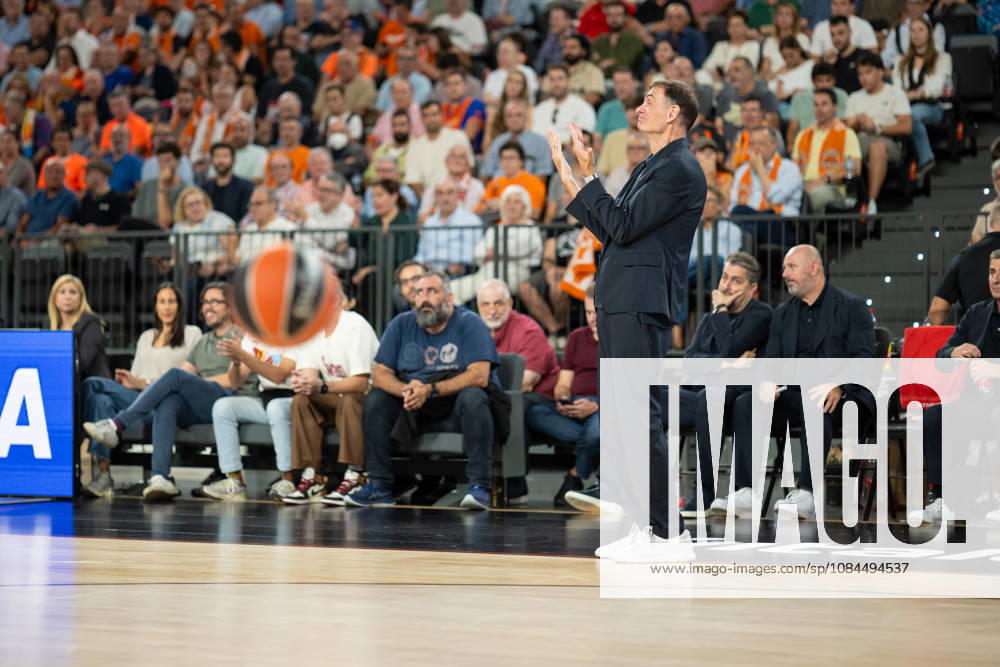 EuroLeague Round 5 match between Valencia Basket and Olympiacos Piraeu Georgios Bartzokas coach of Olympiacos Piraeus in action during the EuroLeague Round 5 match between Valencia Basket and Olympiacos Piraeu at Roig Arena, (Valencia ) on October 13, 2026.