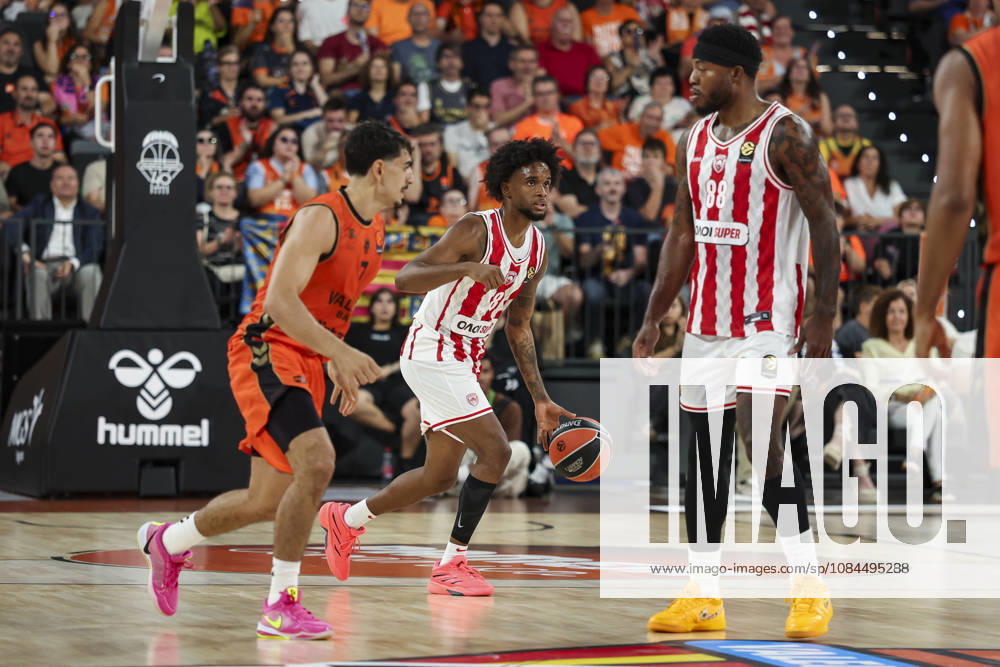 Jean Montero of Olympiacos Piraeus in action during the Euroleague Basketball Regular Season Round 5 game between Valencia Basket and Olympiacos Piraeus Roster at Roig Arena on October 13, 2026 in Valencia, Spain. Valencia Spain - ZUMAa181 20261013_zaa_a181_067